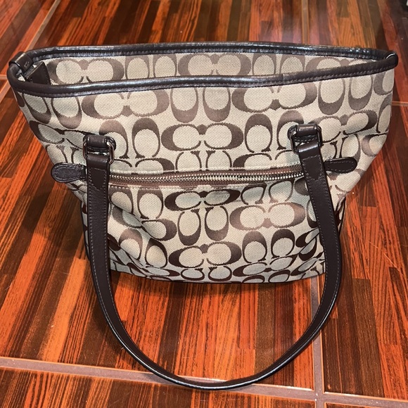 Coach shoulder bag - Picture 2 of 10